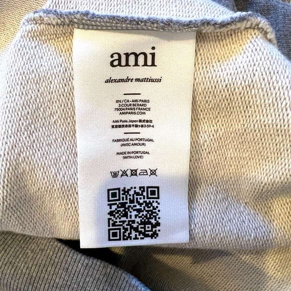 Classic Fit Ami De Coeur Sweatshirt in loopback organic cotton fleece. - Picture 4 of 4